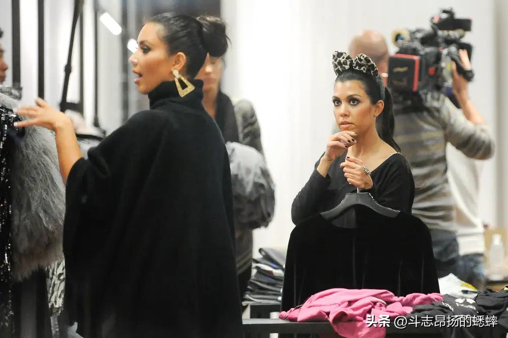 金卡戴珊亿万富翁,金卡戴珊kimkardashian