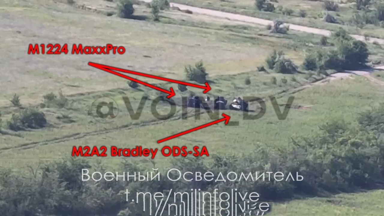 俄乌战场豹2被俄军击毁视频,俄乌战争的豹二是被什么武器打的