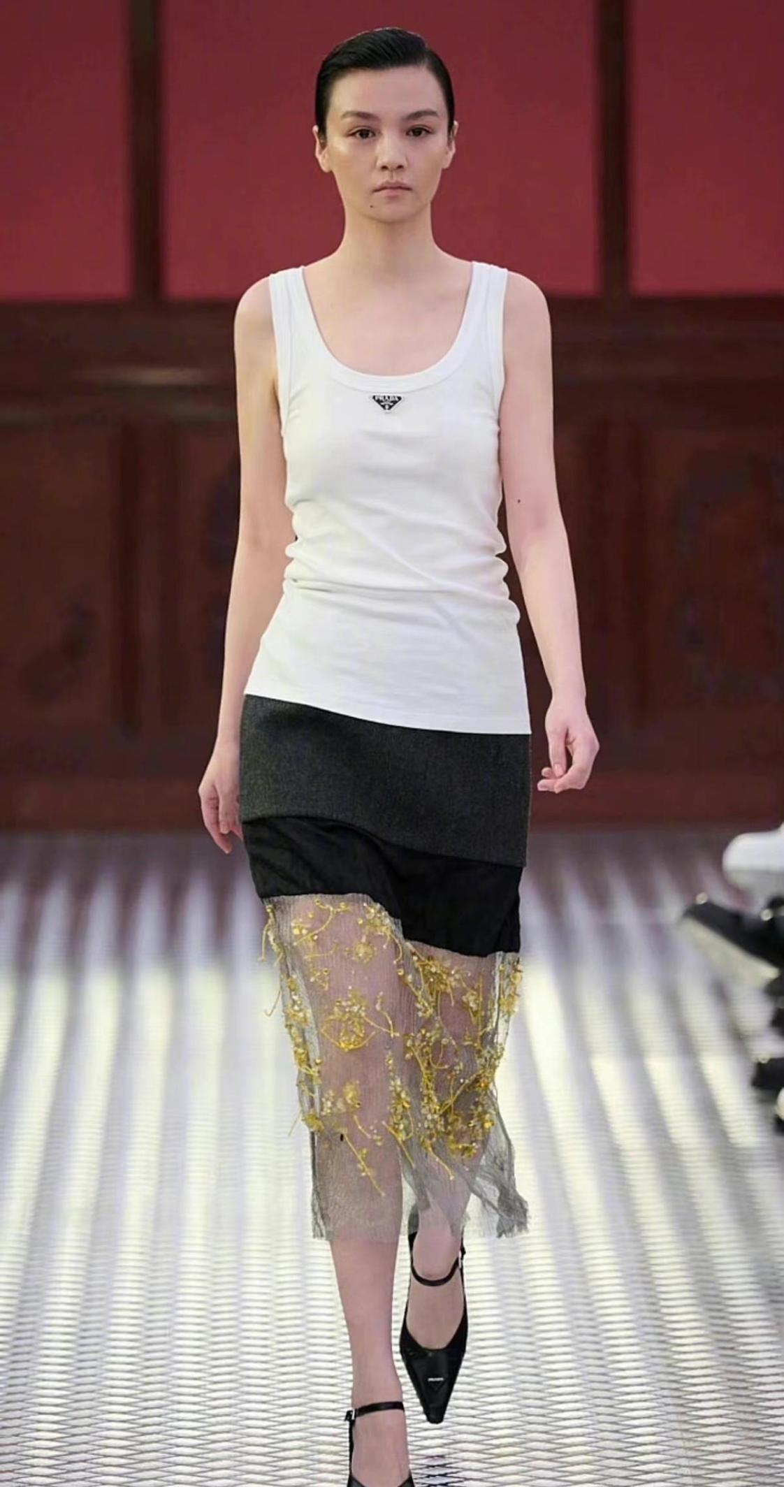 10位颜值巅峰的女星今昔对比,十位素颜女星前后对比