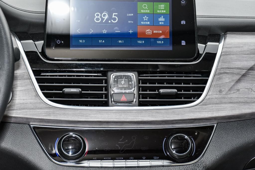 宝骏7305座,2021款宝骏730cvt试驾