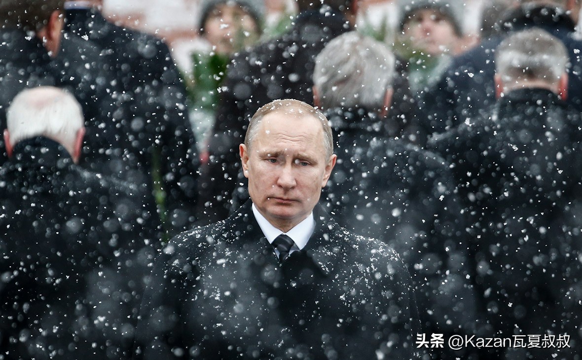 她是普京17岁的初恋，永远忘不了和他温热的初吻，却主动甩了普京