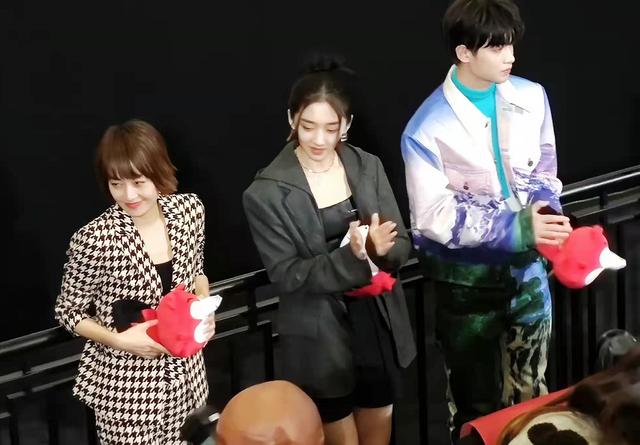 马伊琍造型罕见翻车！穿千鸟格气场不佳，倪虹洁彻底大变有女主范