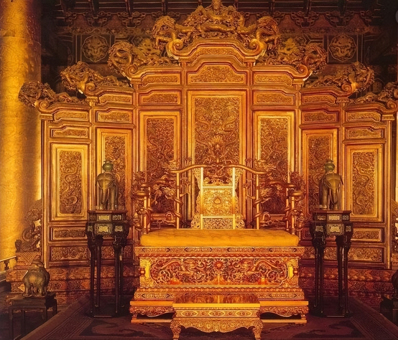 金丝楠木价值10亿,地下几百年的金丝楠木价值