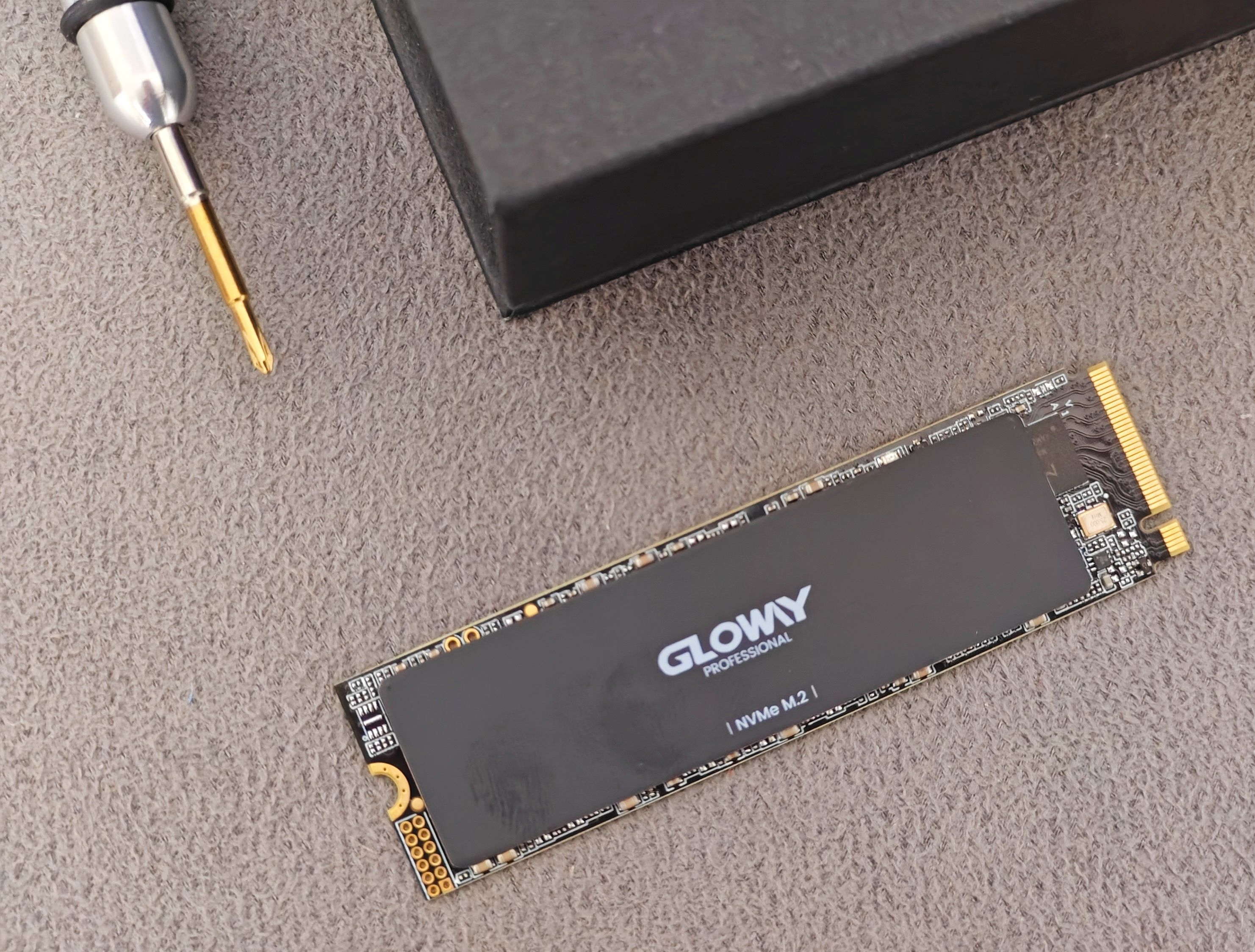 价格提前“鲨”疯，光威ProfessionaPCIe4.0SSD测试，真国货之光