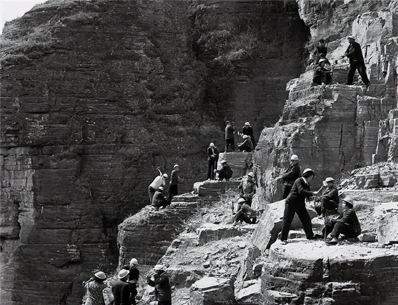 红旗渠是世界工程奇迹吗,20世纪70年代两大奇迹红旗渠