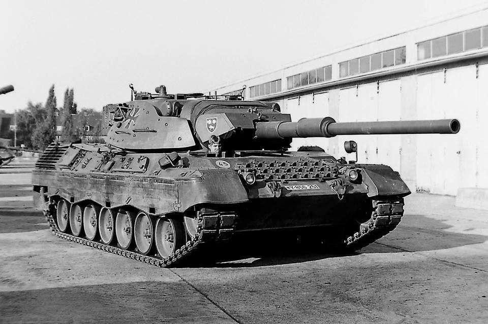 豹1a5坦克视频,豹1坦克现实