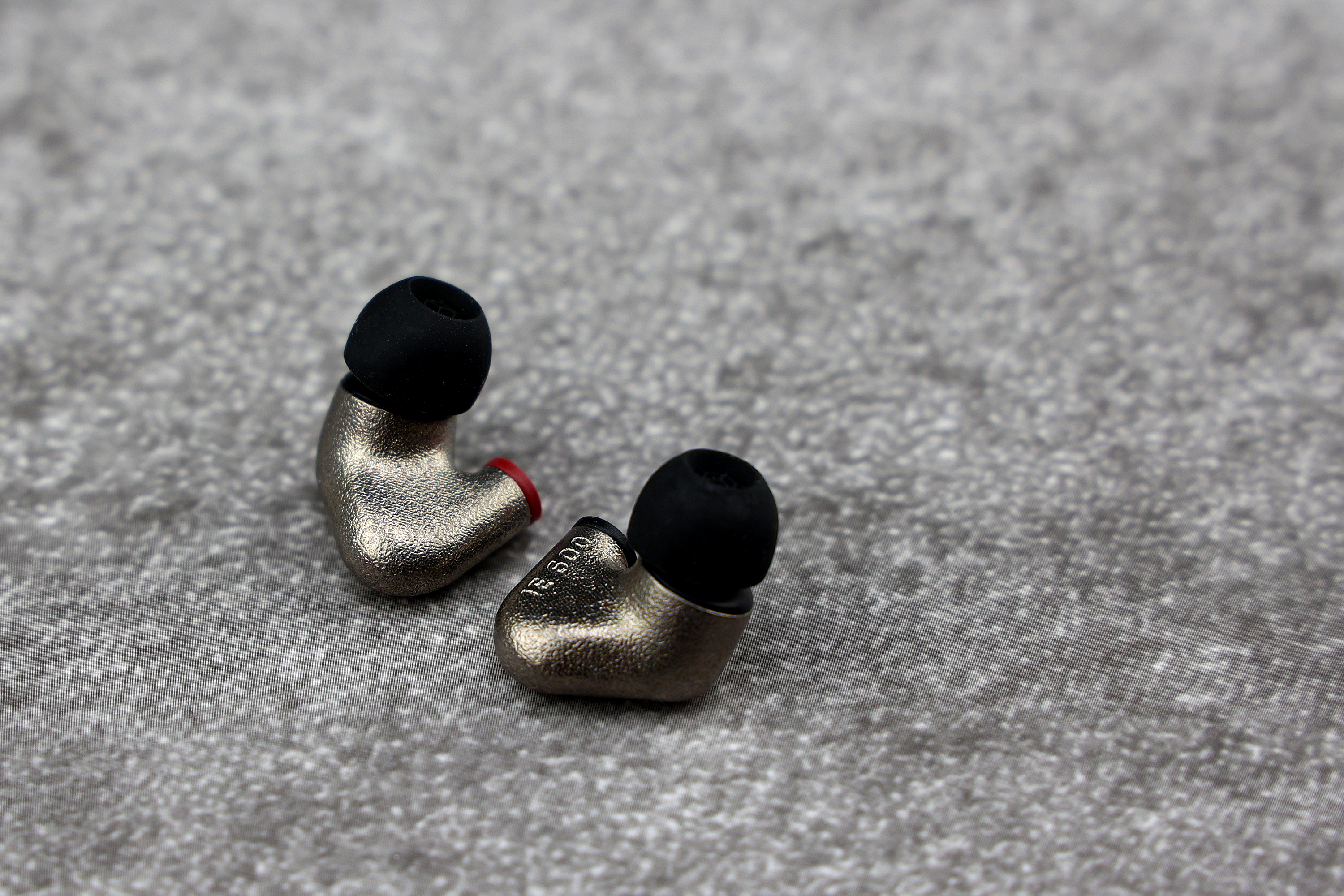 森海塞尔ie900深度评测,森海塞尔ie900对比森海塞尔hd800s