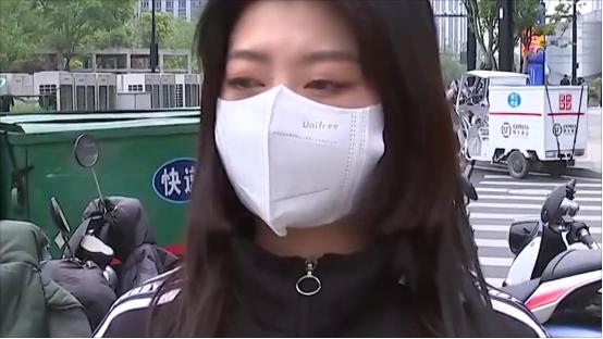 理发纠纷女子头发被剪,理发店摔剪刀后续