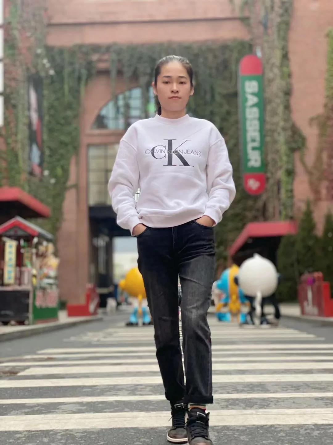 卫衣才是最好的单品,卫衣已过时赫本风