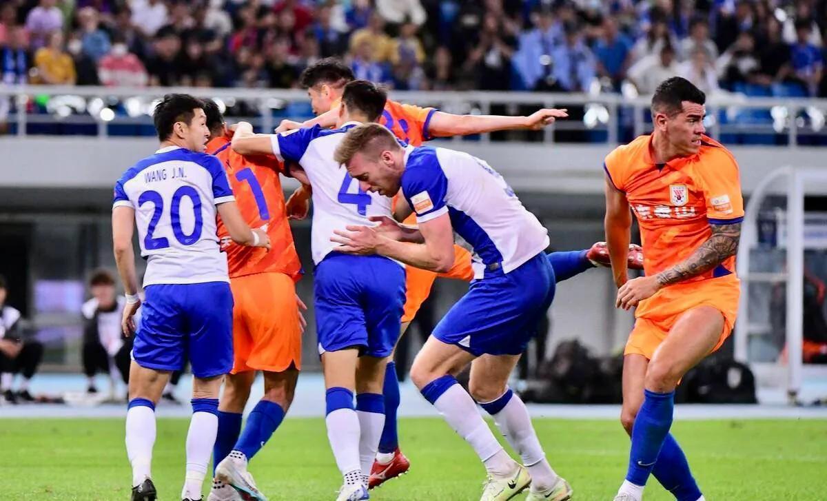 中超联赛争议裁判近几年的判罚,中超判罚混乱原因