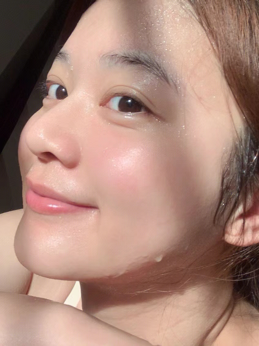 40岁皮肤护理只用精华和面霜,30岁的女性擦什么面霜比较好