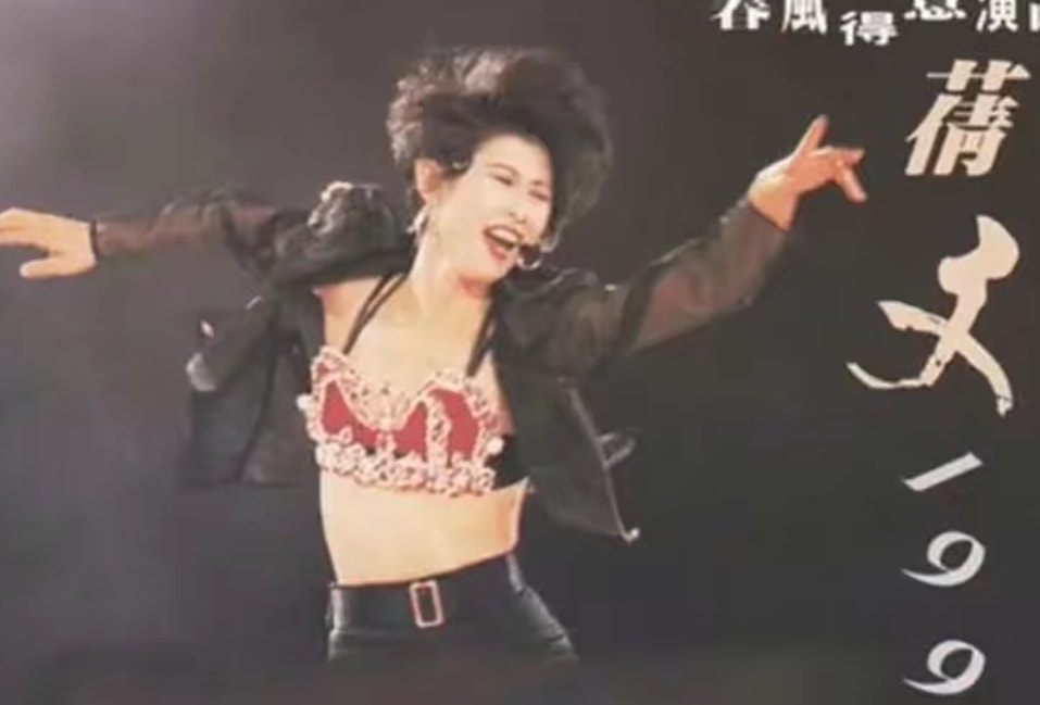 喝利尿剂，洗肠瘦小腹，整骨十次，女明星为了变美简直不要太狠