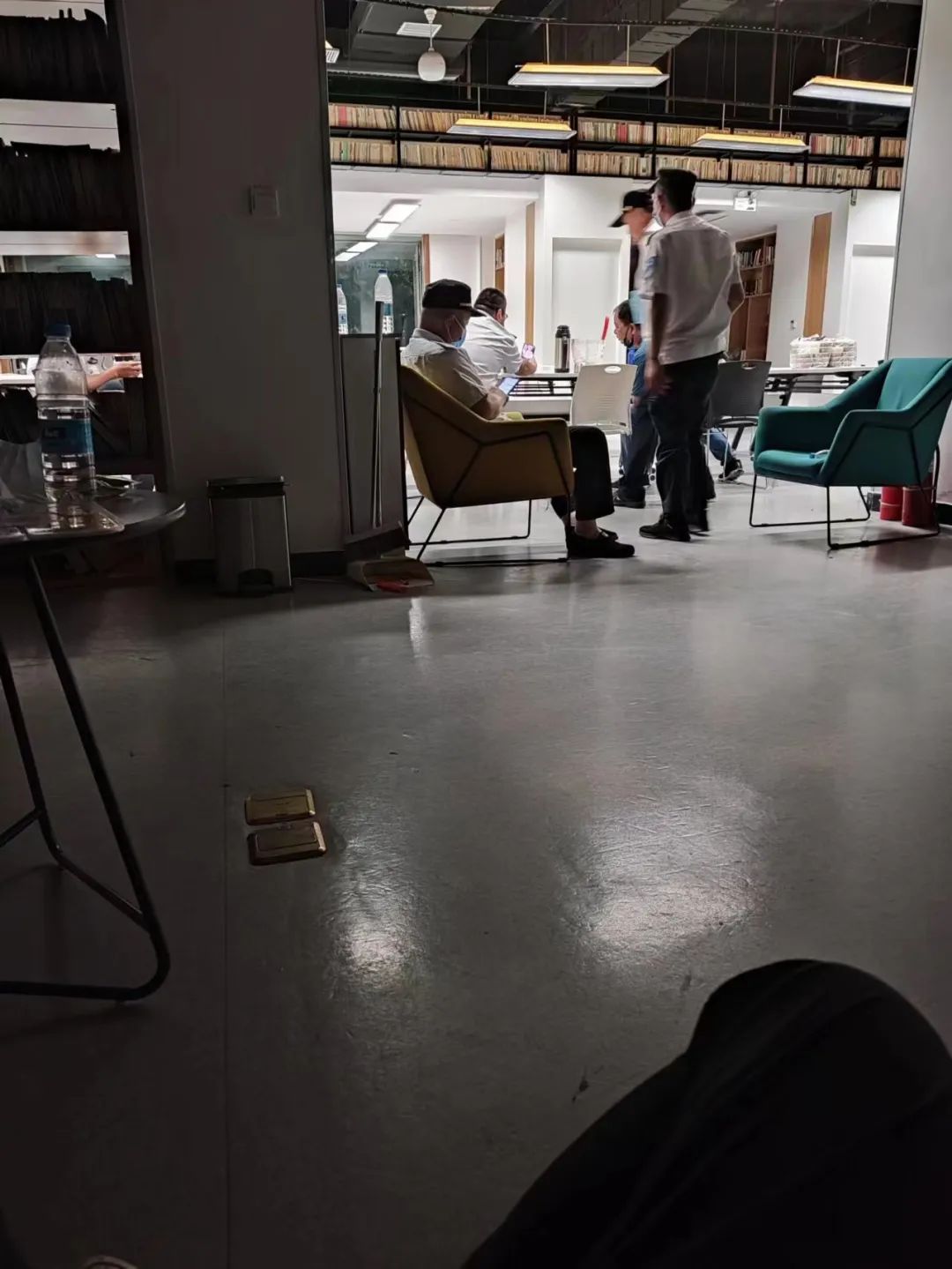 究竟谁在乱赋红码？责任主体不该成谜，责任追究不能拖沓