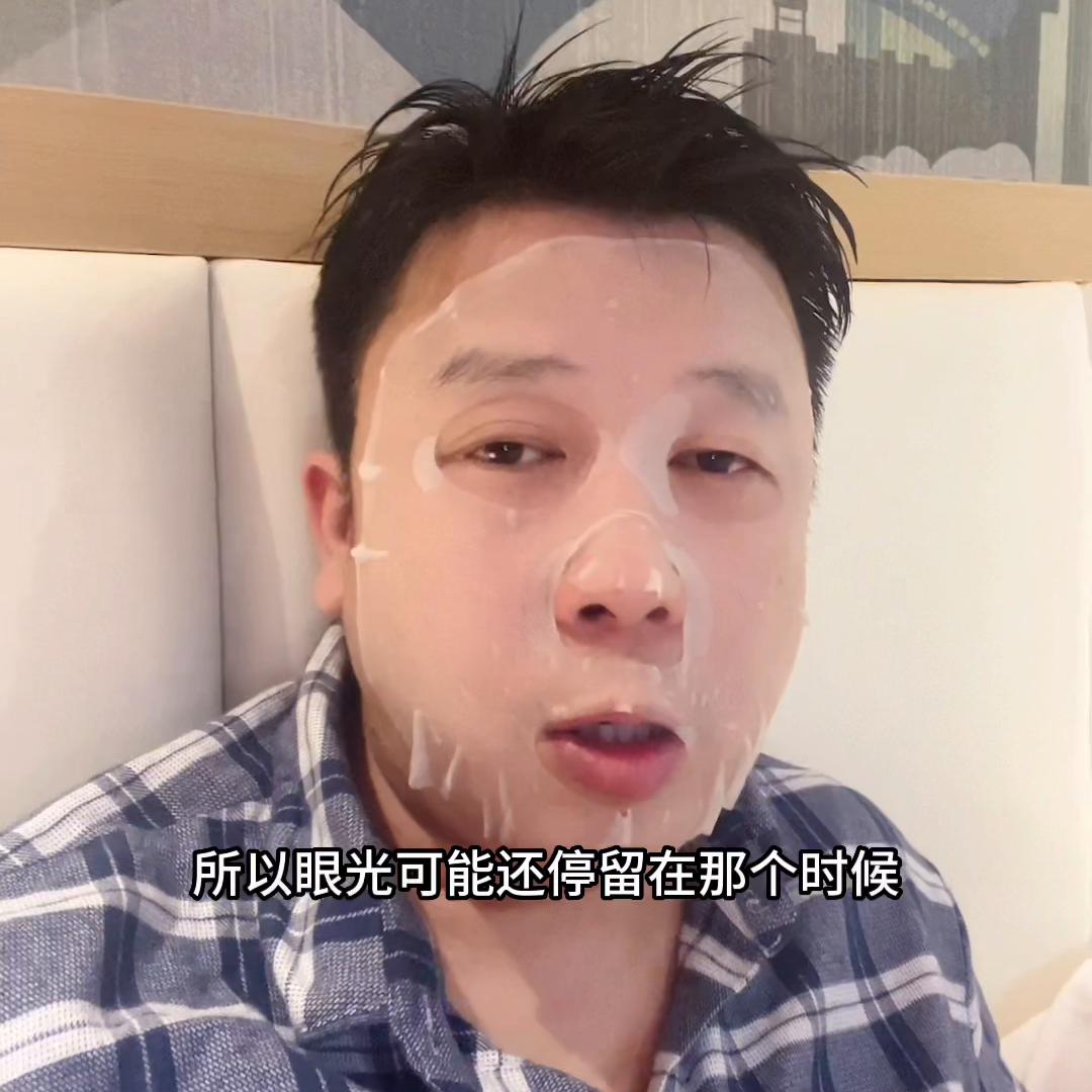 还差8个粉丝破2000，有没有哪位小哥哥小姐姐，借用你...