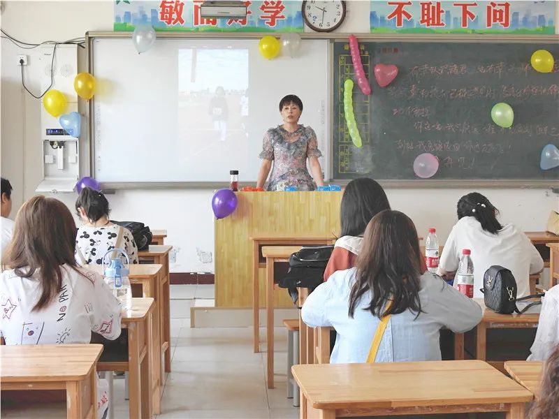 毕业季来临即将和母校说再见,毕业十年匆匆路过母校感言