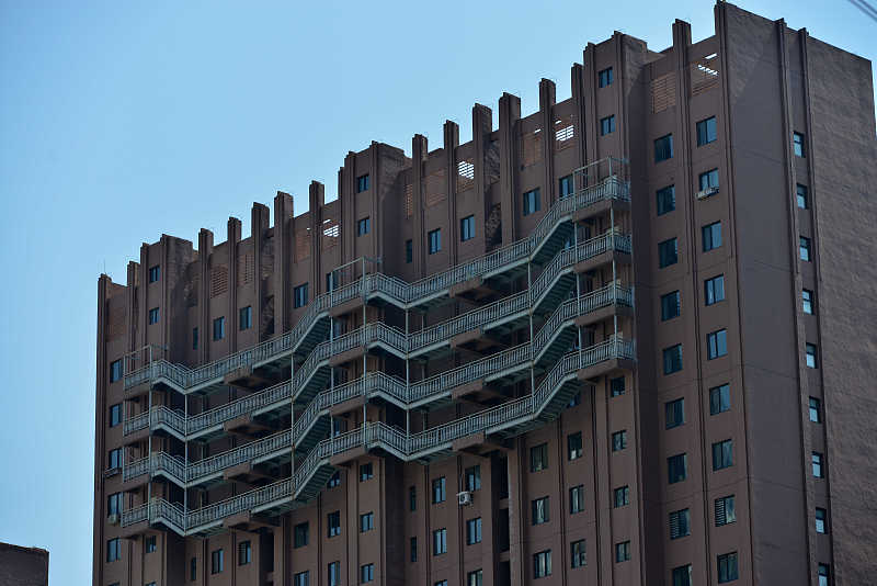 为什么聪明人买房不买中间户,买房时内行人为什么不选6楼