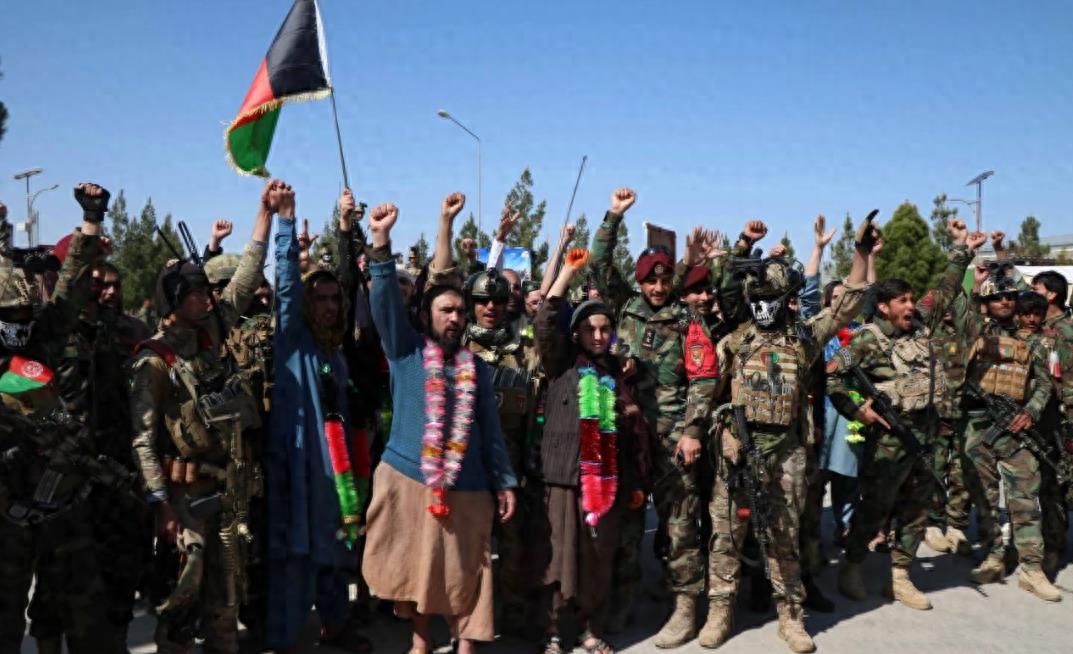 女汉奸袁莉还能回国吗,现代女汉奸袁莉