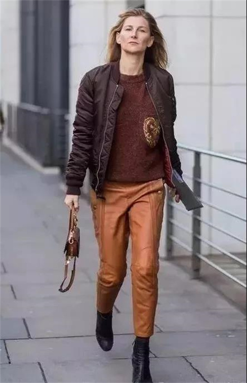 不同肤色的人怎么选择适合的颜色,不同肤色该怎么选棕色