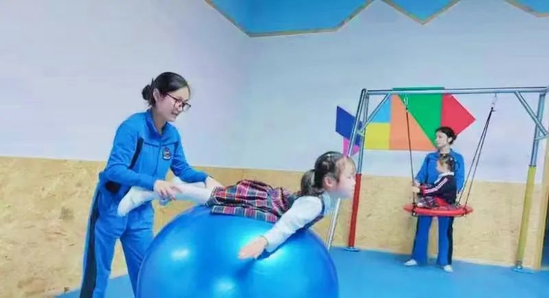 成都蒙特梭利幼儿园哪个最好,成都育文金沙蒙特梭利幼儿园学费