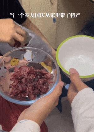 “被家长强迫给室友带纪念品”，破坏了多少宿舍关系