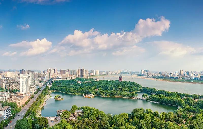 阜阳和贵州哪个比较发达,毕节哪个地方发展最好