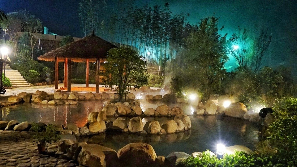 推荐一下泡温泉的地方,泡温泉地方推荐天然温泉5人团