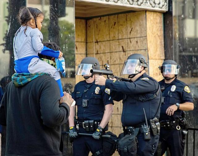 隐蔽性极好的小手机,隐蔽性强的小枪