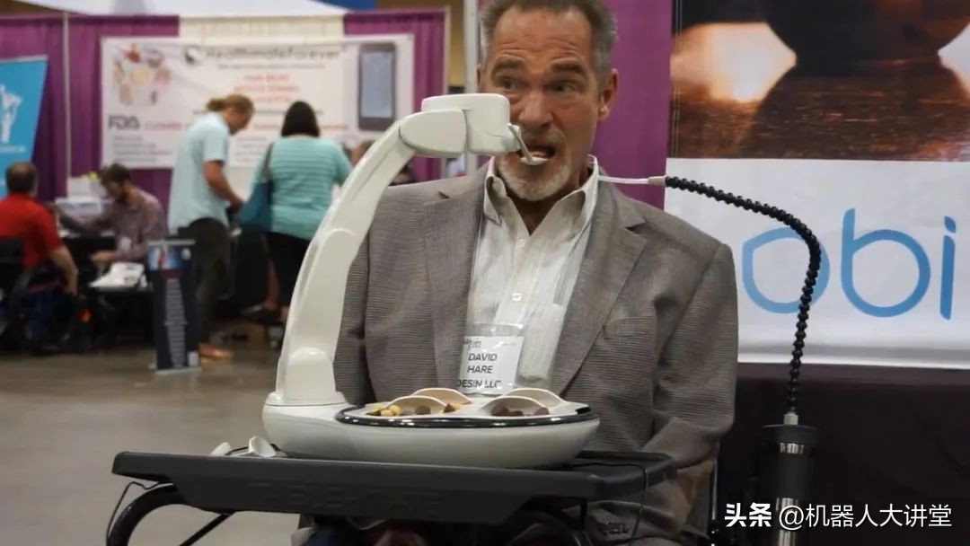 养老机器人智能养老2.0时代,养老机器人最新消息