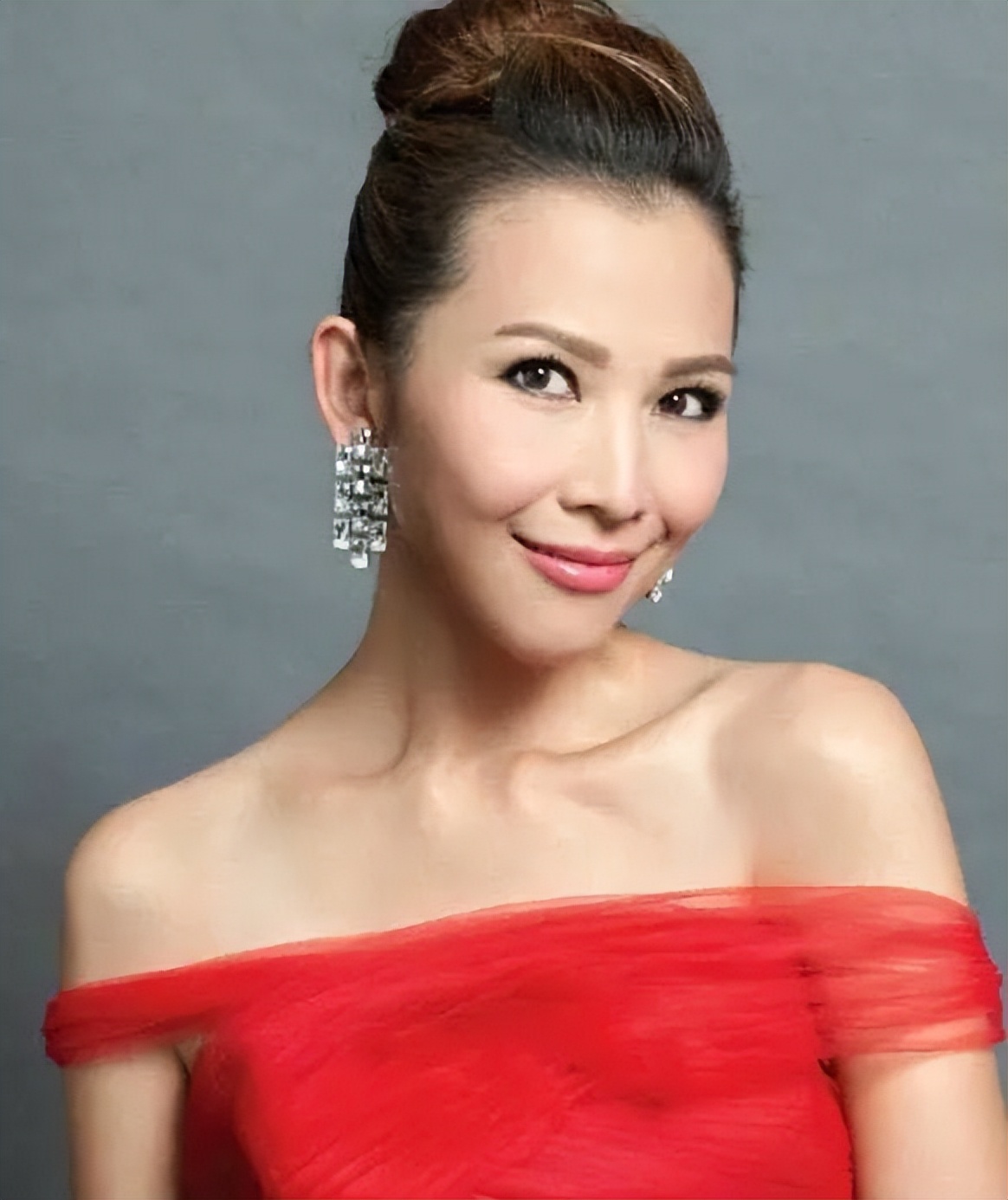 43岁女明星面容老态,被岁月催老容颜的十位女星