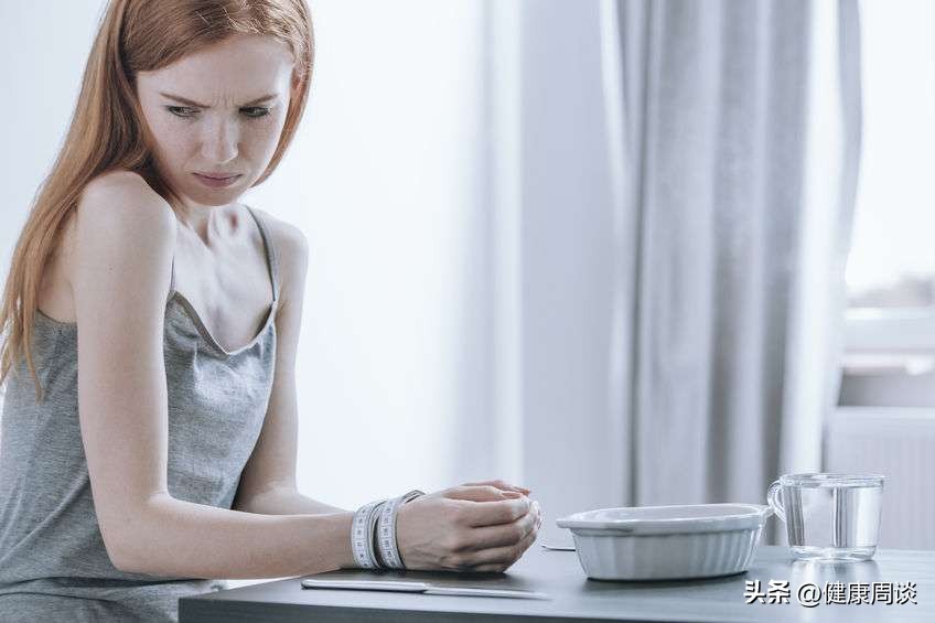 月经推迟后有哪些症状说明怀孕了,月经延后4天还测不出怀孕正常吗