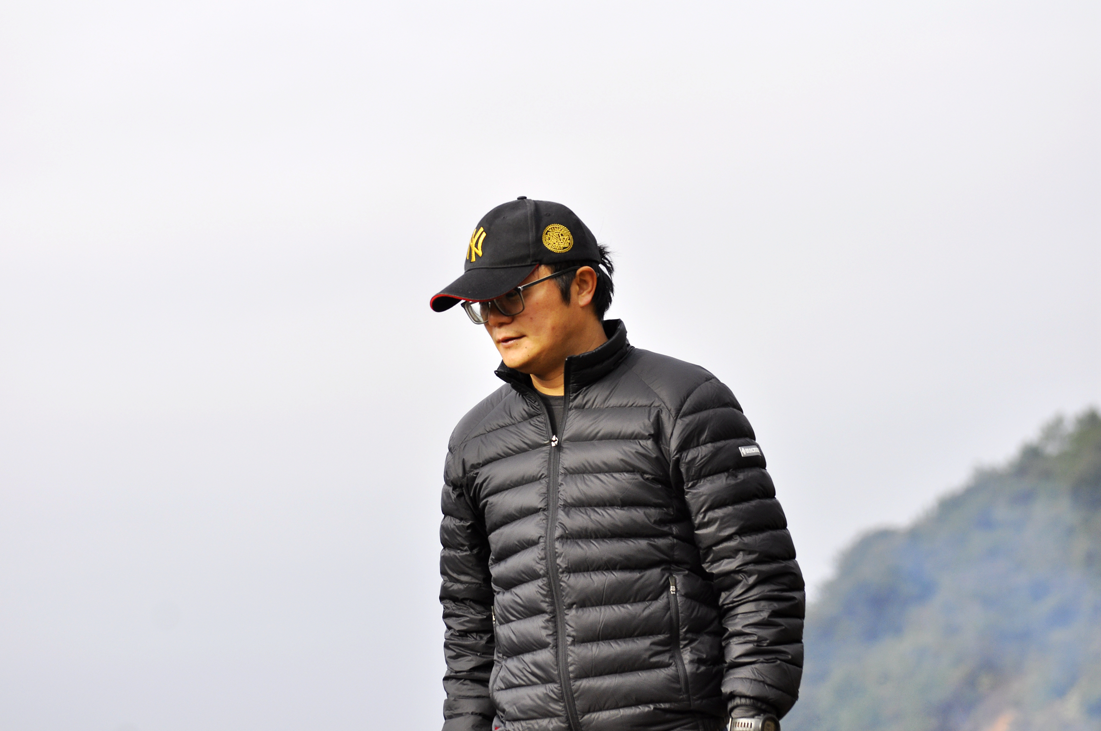 国产跟黑冰一个档次羽绒服,国货之光轻薄羽绒