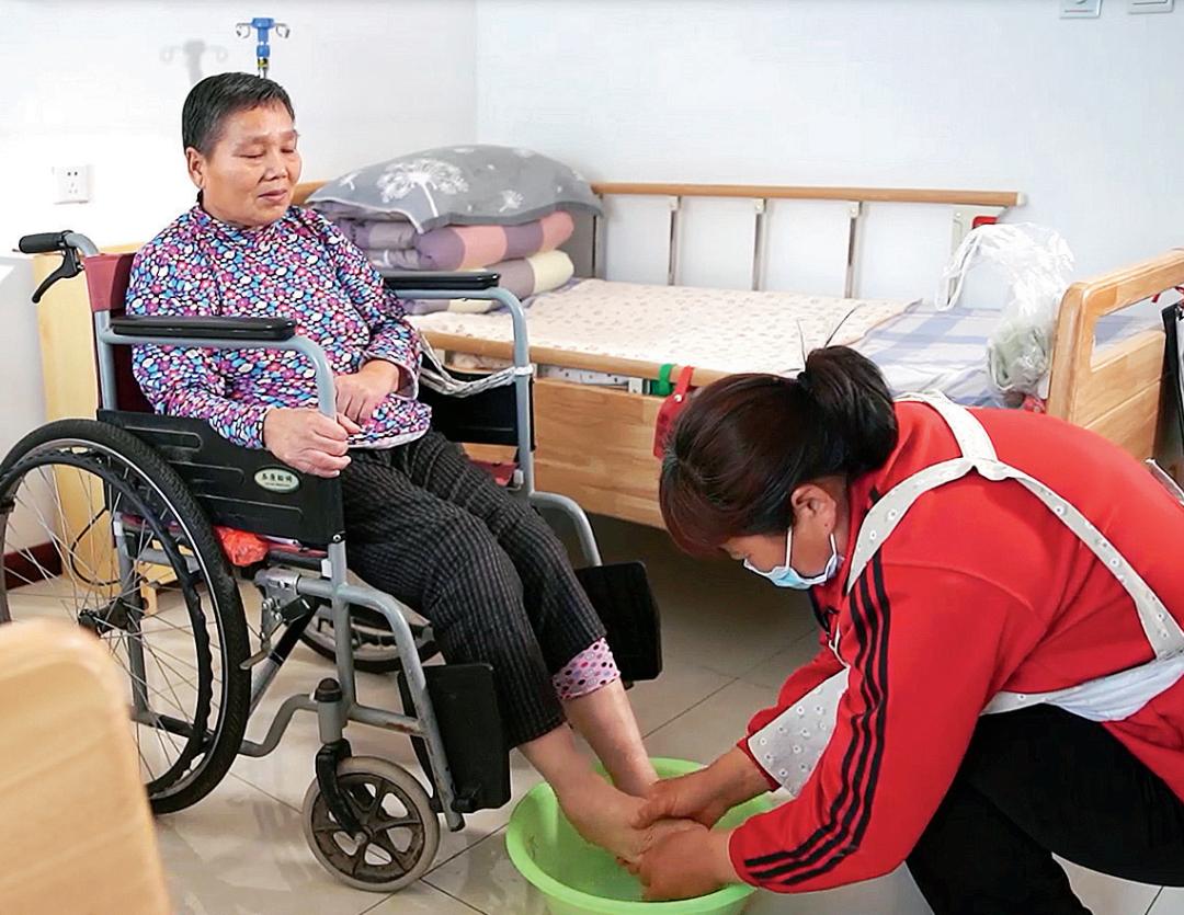 及时制定社会救助兜底保障举措,发挥好社会救助的兜底保障