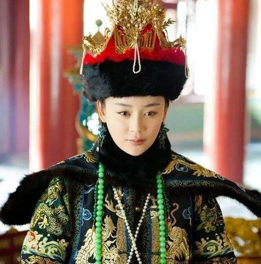 海兰珠和布木布泰是同父母吗,历史上海兰珠和布木布泰谁漂亮