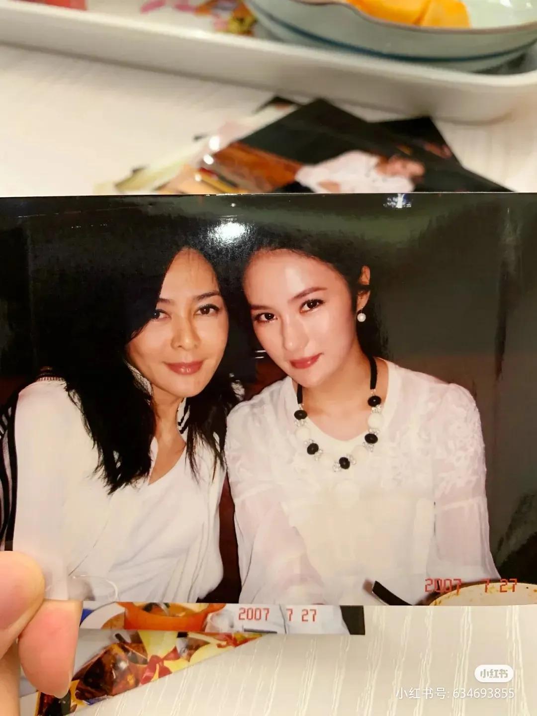 一定要让自己看起来很有钱的样子,让你的照片变得看起来很高级