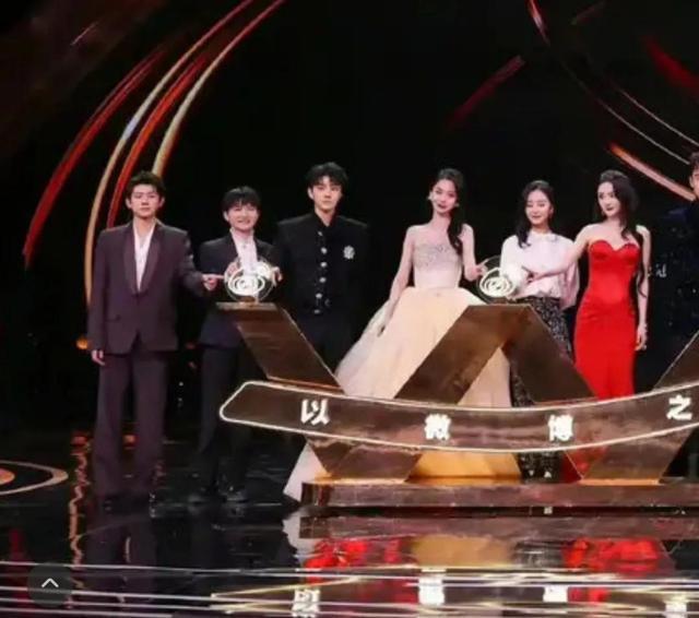 微博之夜照妖镜小动作,微博之夜成女星照妖镜