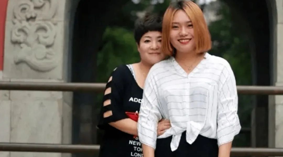 李雪琴一个人的节目,李雪琴最开始怎么火的