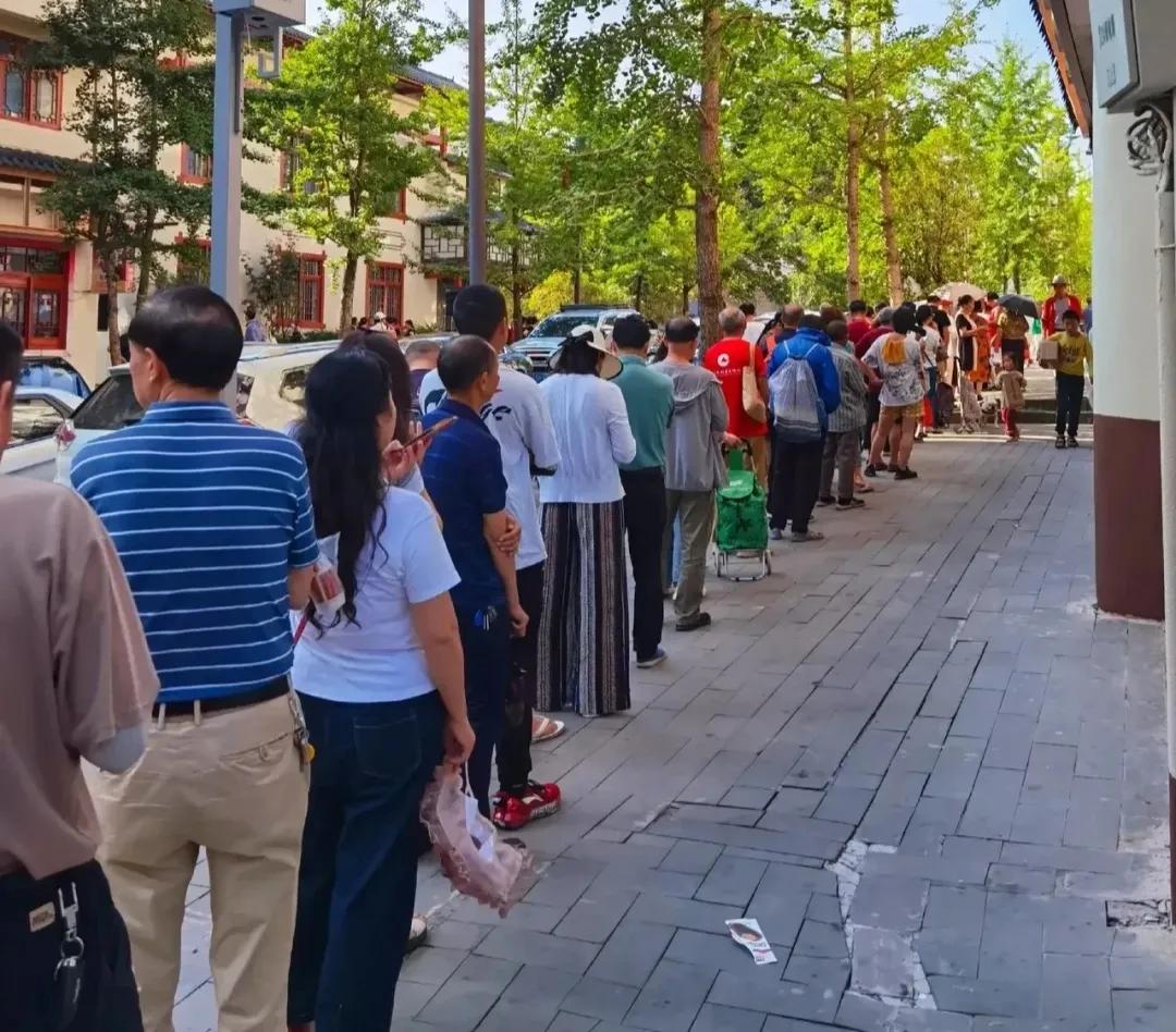 90后程序员卖早餐年入30万,90后程序员改行卖早餐年入三十万