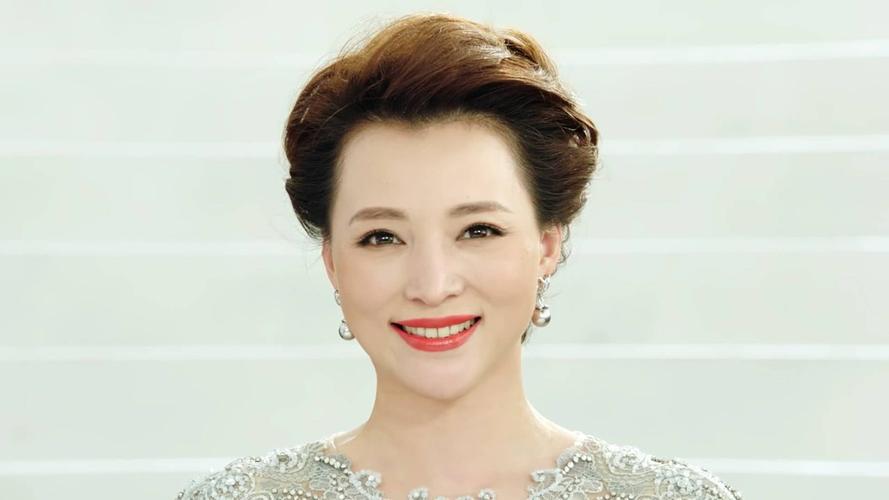央视一姐李红现状,新上任的央视一姐