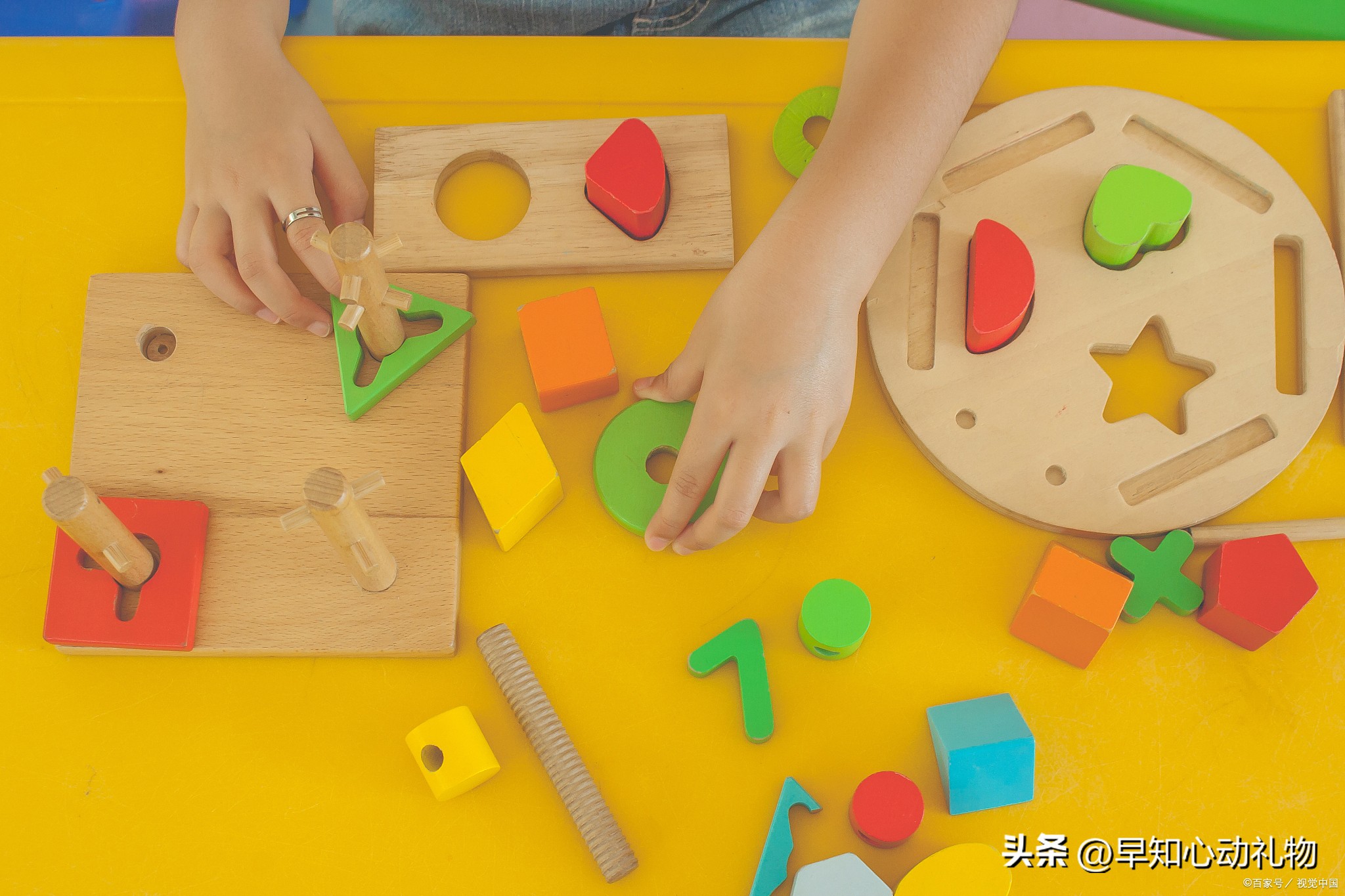 宝宝100天奶奶买什么礼物好,宝宝100天爷爷奶奶送多少钱