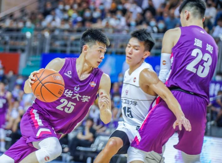 输不起就别玩!清华球队输球后全程黑脸,连奖杯都拿得不情不愿