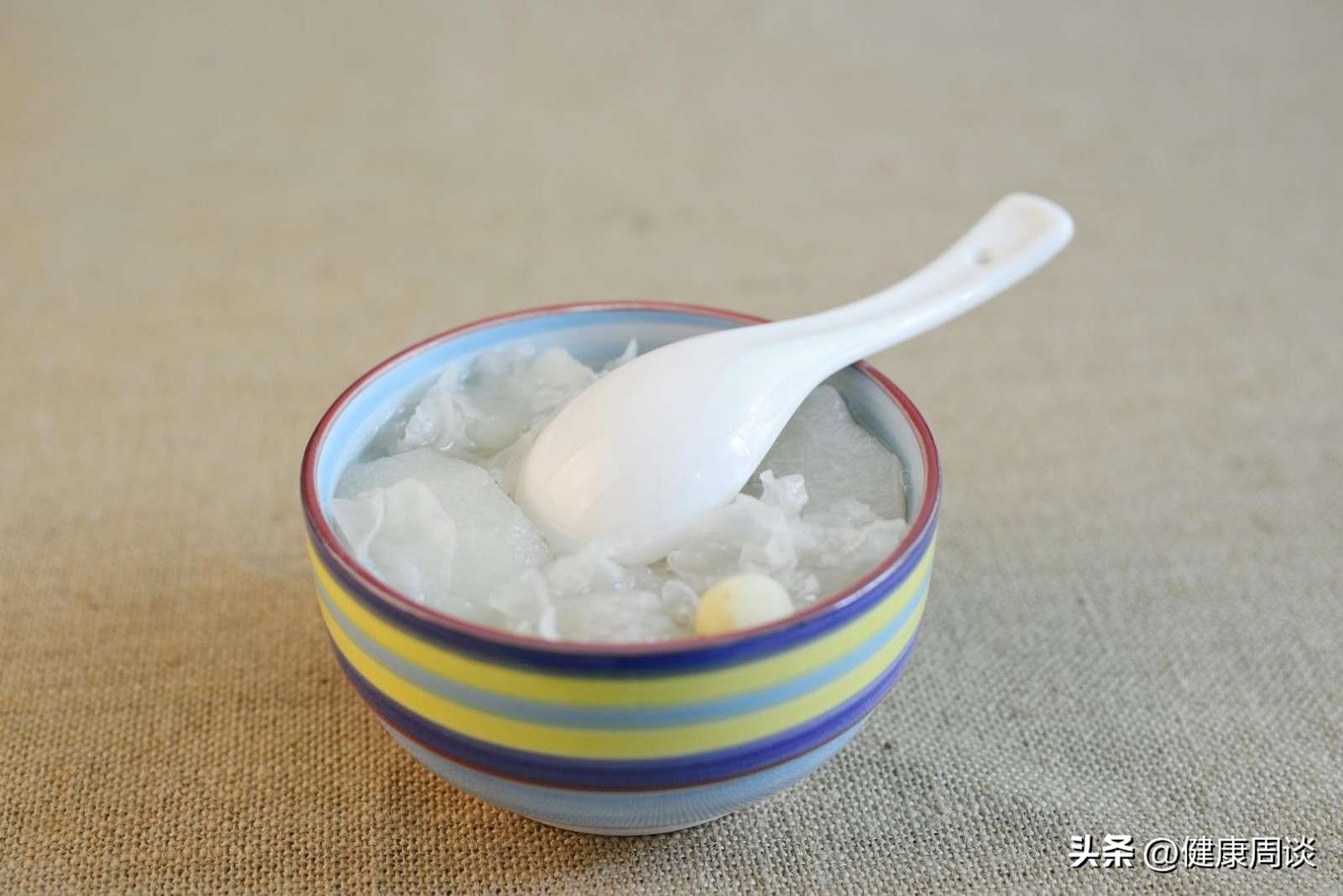 咳嗽干咳不能吃的食物,咳嗽干咳吃什么食物好得快