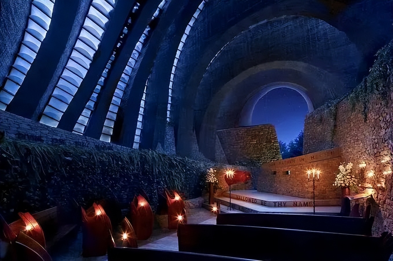 日本十字架教堂,日本教堂