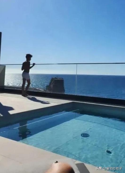 c罗1亿豪宅曝光,c罗的名车和豪宅