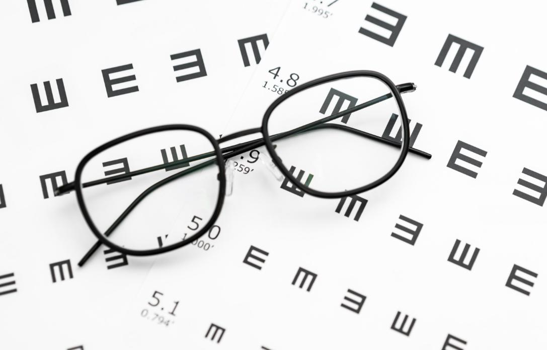 眼皮跳是怎么回事解决方法,眼皮跳是什么预兆怎么解释