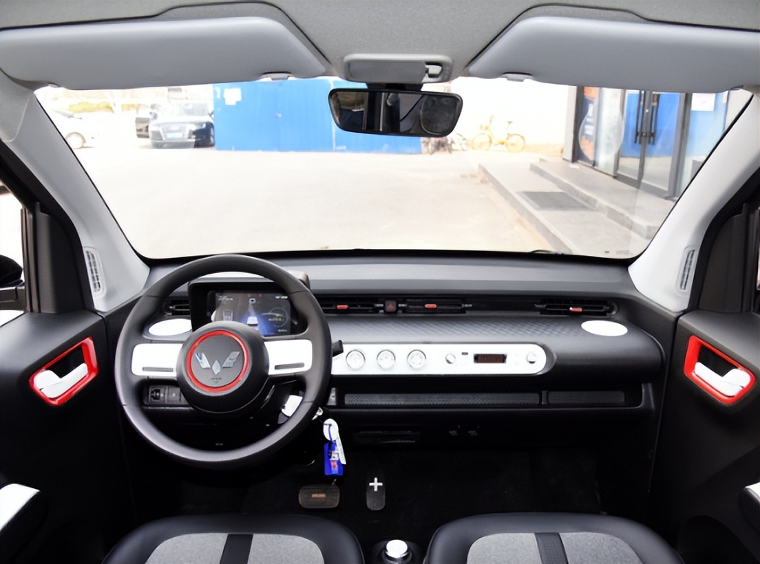 宏光mini奔奔e-star哪个好,年轻群体间的人气小车宏光miniev