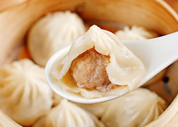 开封当地人经常去吃的小吃及位置,开封美食小吃油炸烧饼夹菜