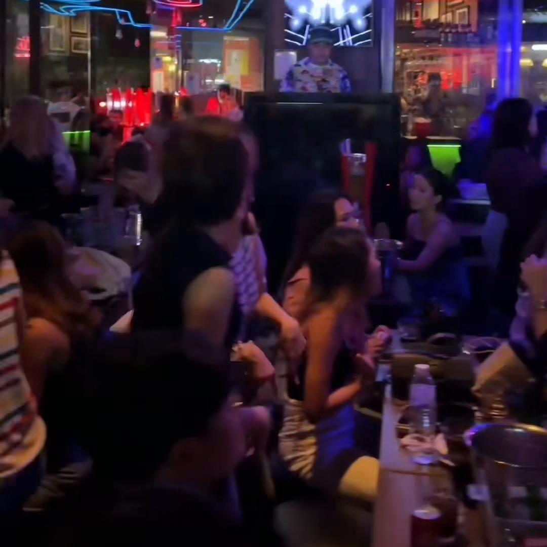 定居泰国之后不卷了，但皮肤保养不能停！姐妹们，今晚七点...