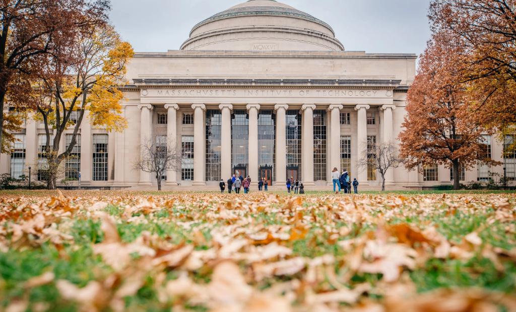 毕业生起薪最高的十所美国大学,美国哪些大学的毕业生前途最光明
