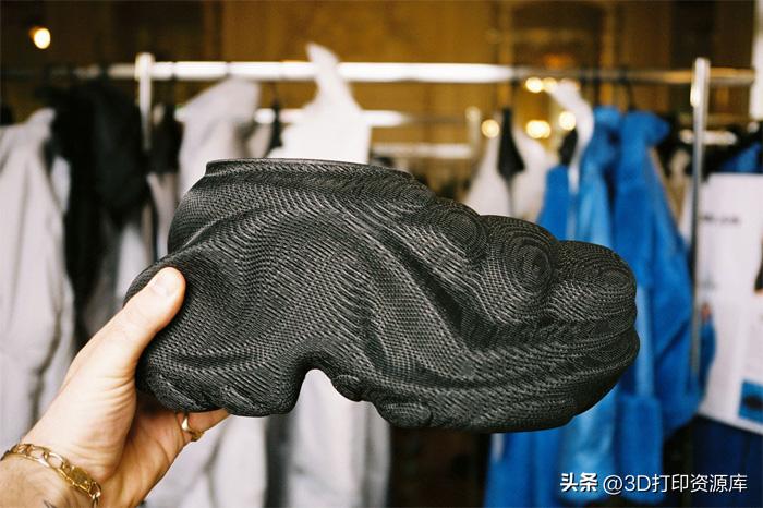 从运动品牌到时装，多款3D打印鞋亮相巴黎时装周
