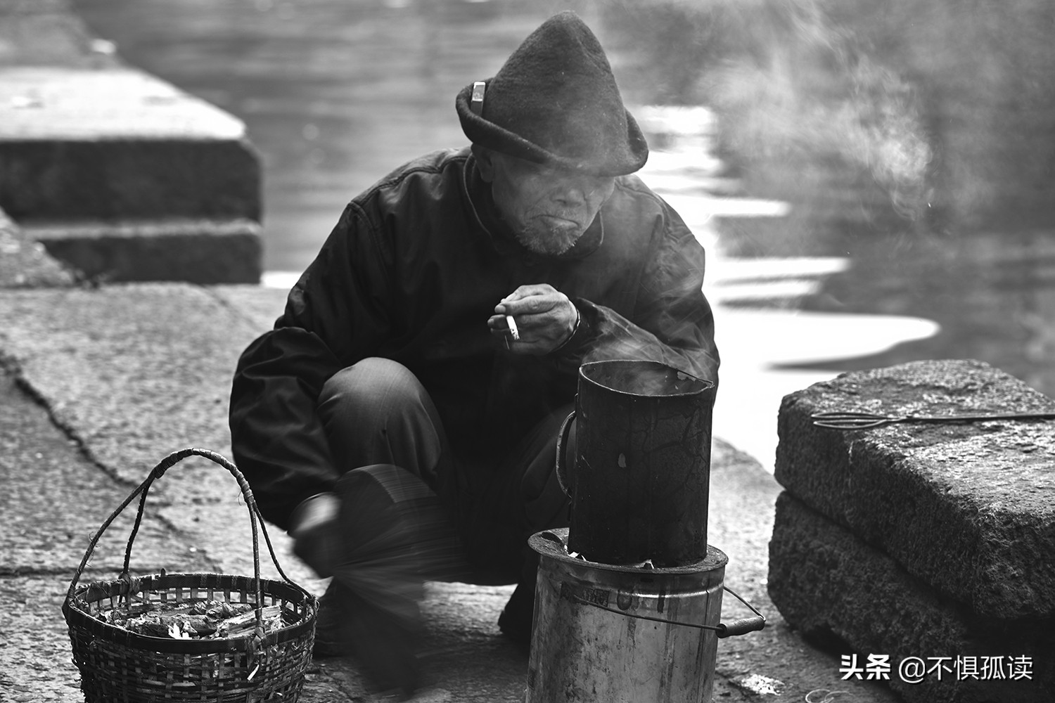 鲁迅玩伴闰土57岁病逝留下5子,鲁迅幼时好友闰土真实存在吗